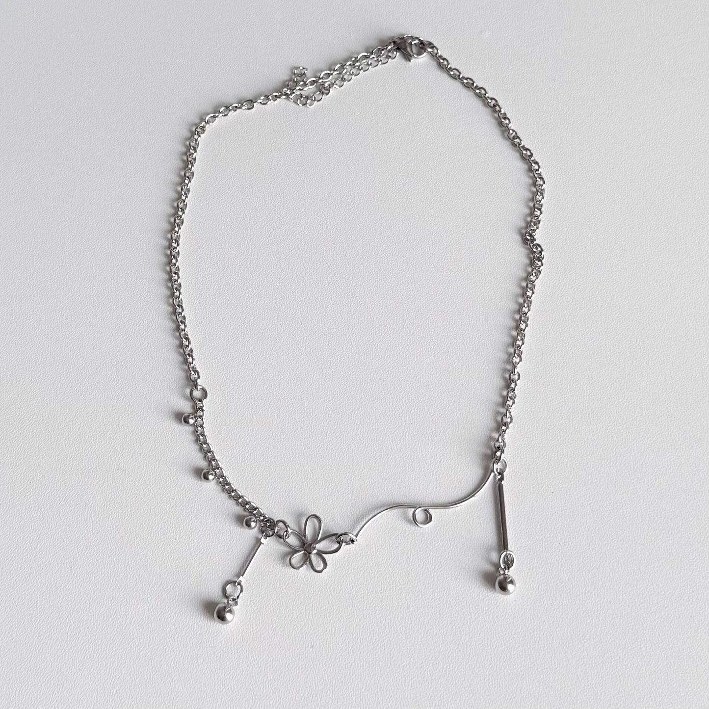 Silver Flower Charm Necklace — Y2K Minimalist Layered Chain Jewelry