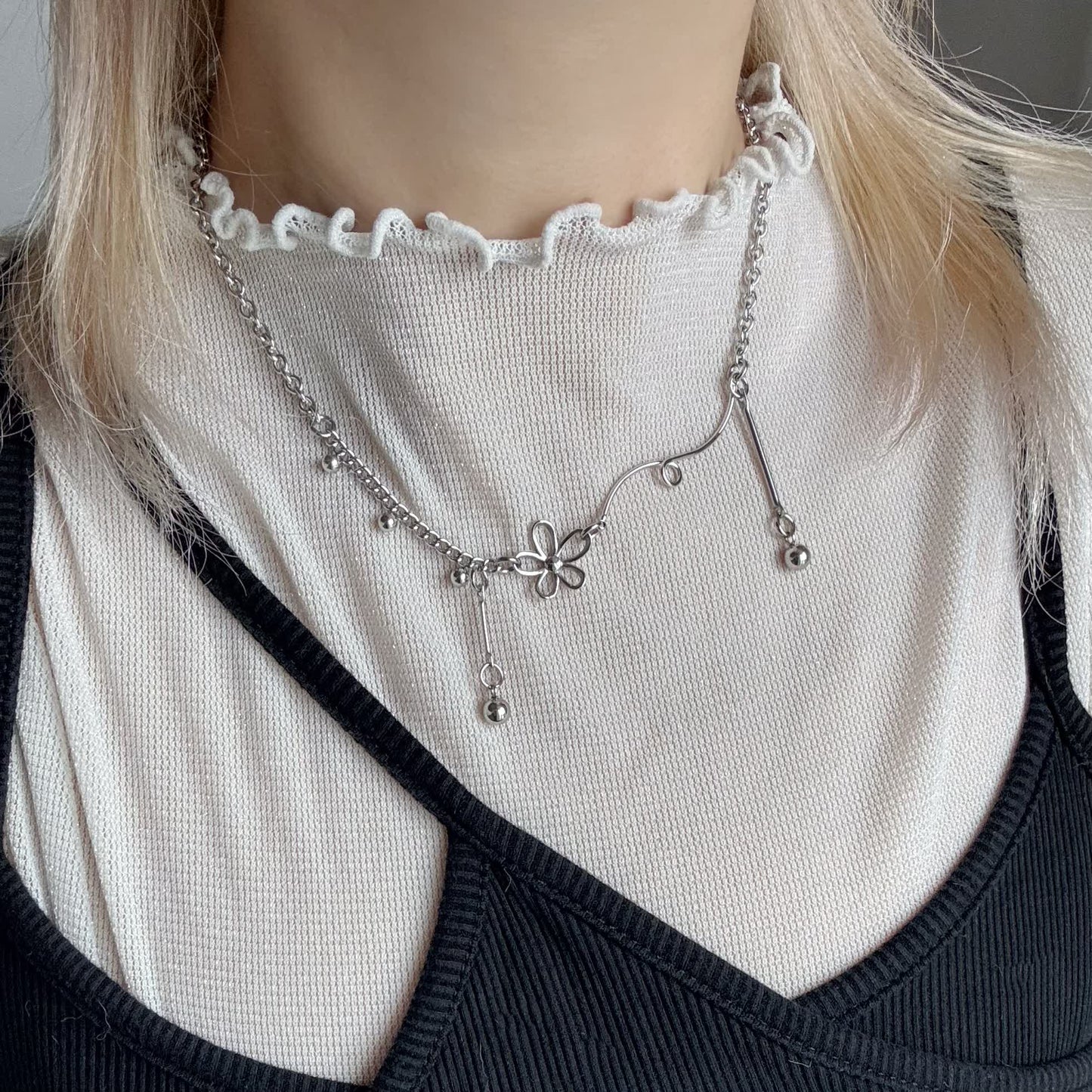 Silver Flower Charm Necklace — Y2K Minimalist Layered Chain Jewelry