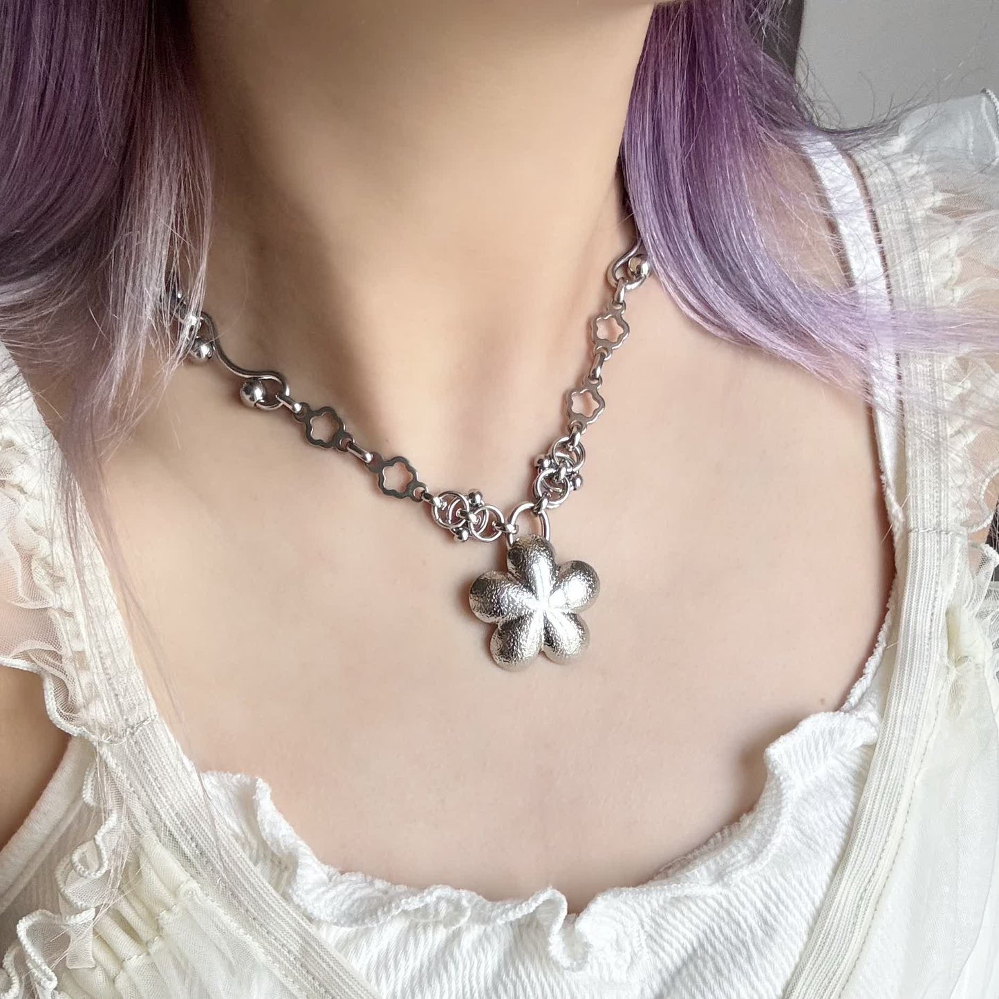 Flower Charm Necklace — Y2K Silver Floral Pendant Necklace