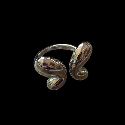 Fluid Curve Ring — Silver Sculptural Alloy Ring