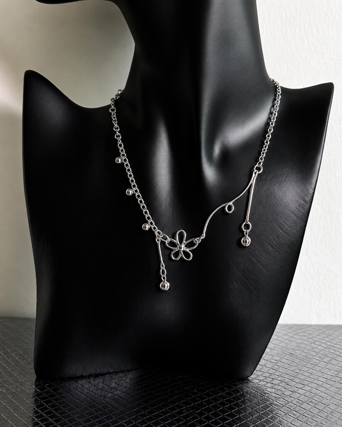 Silver Flower Charm Necklace — Y2K Minimalist Layered Chain Jewelry